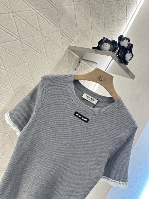 T-shirt women's фото 7