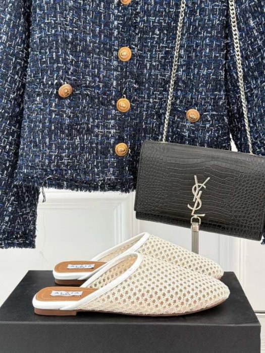 Шлепанцы женские