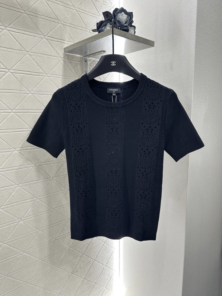 Футболка жіноча