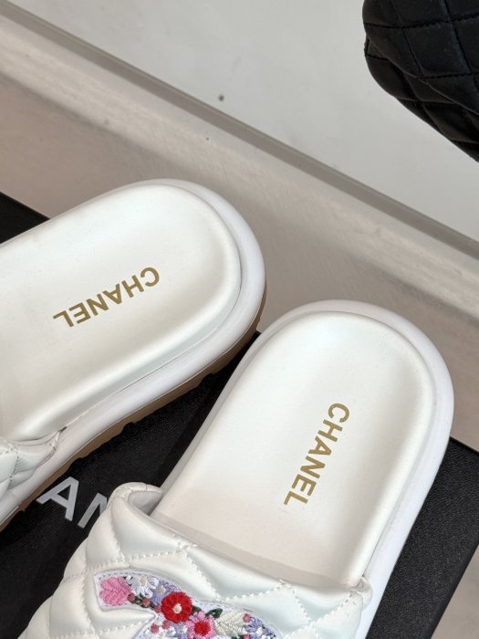 Шлепанцы фото 8