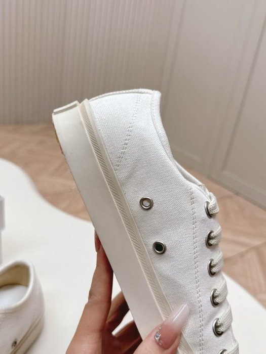 Кеди жіночі з роздвоєним носком фото 3