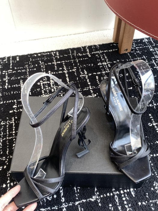 Босоножки фото 7