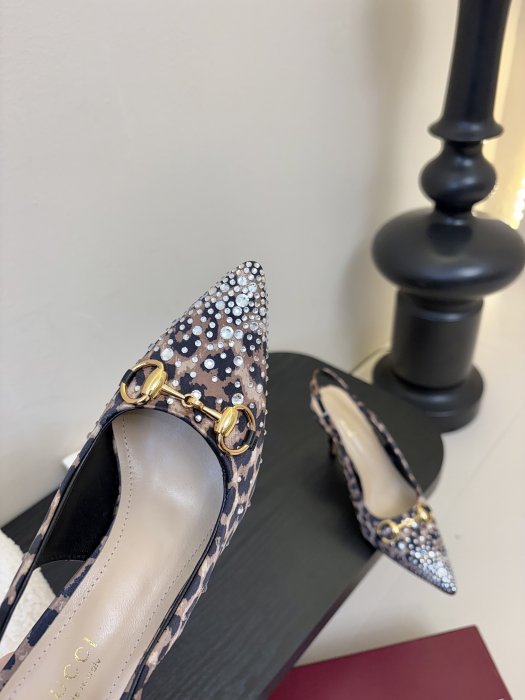 Босоножки фото 6