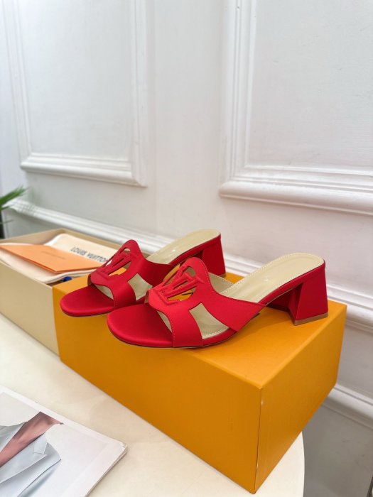 Босоножки фото 3