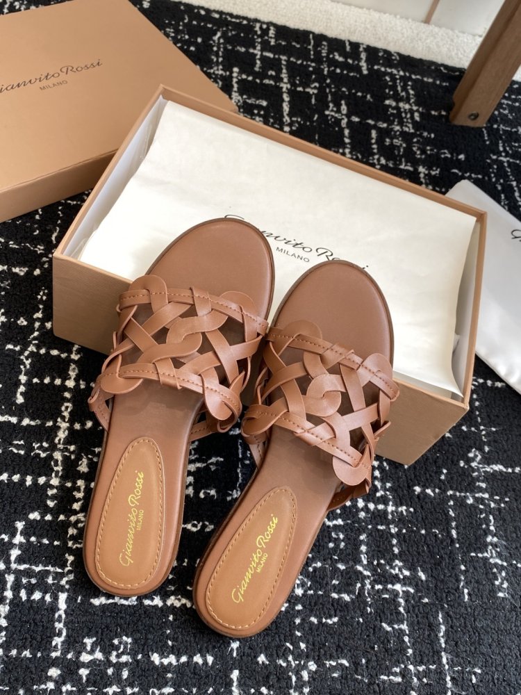 Шльопанці жіночі фото 4