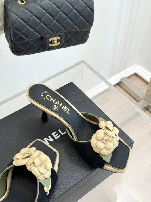 Босоножки фото 5