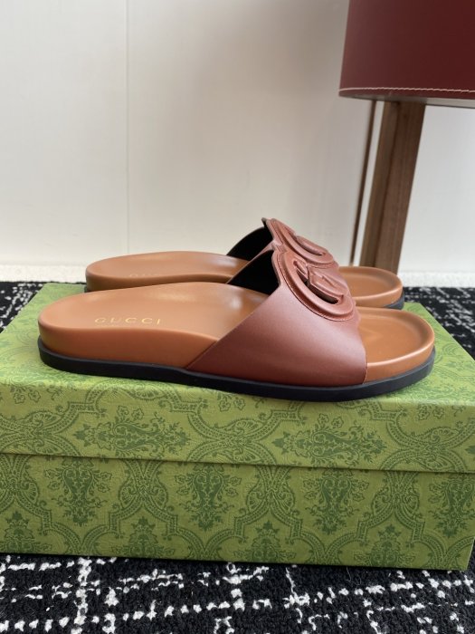 Шлепанцы фото 2