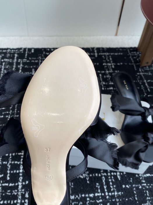 Босоножки фото 9