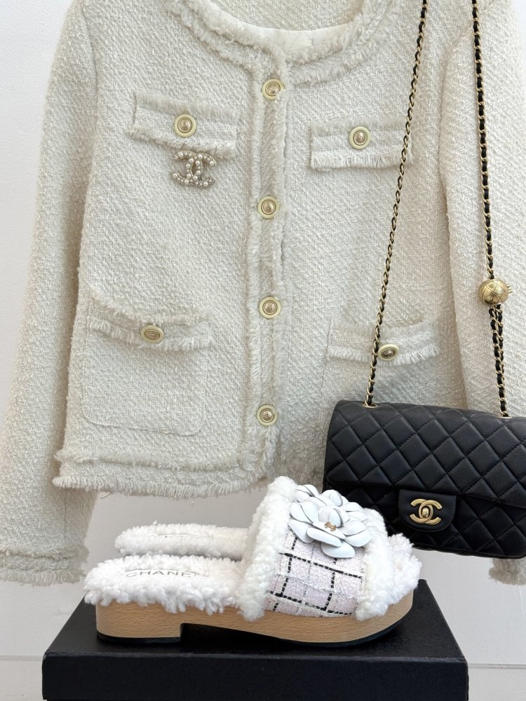 Шльопанці жіночі