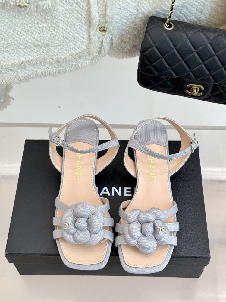 Босоножки фото 4