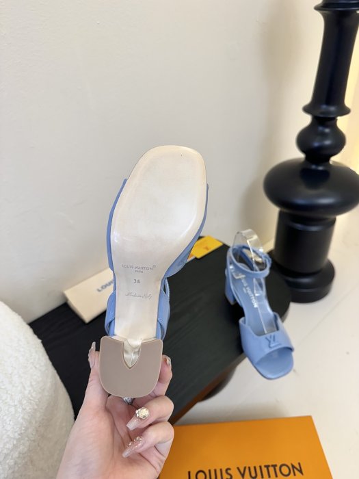 Босоножки фото 6