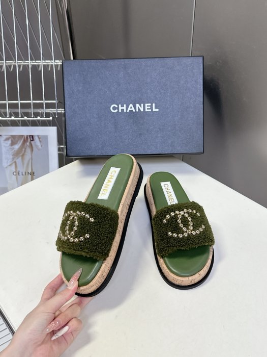 Шлепанцы женские фото 4