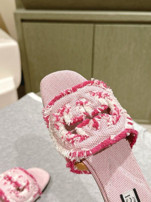 Шлепанцы фото 4