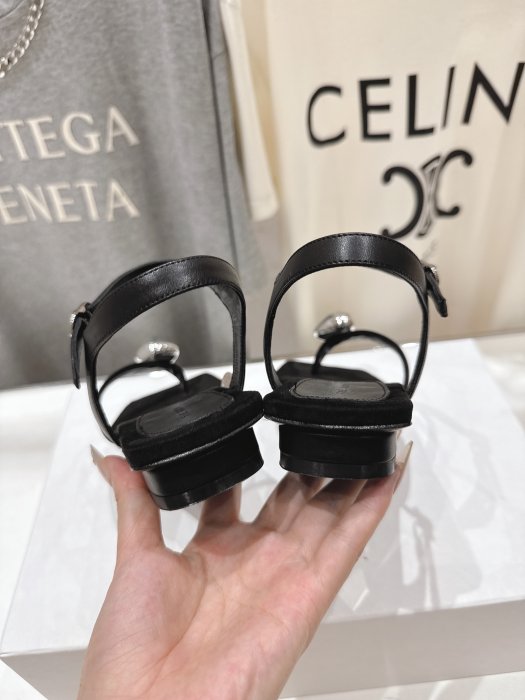 Босоніжки фото 8