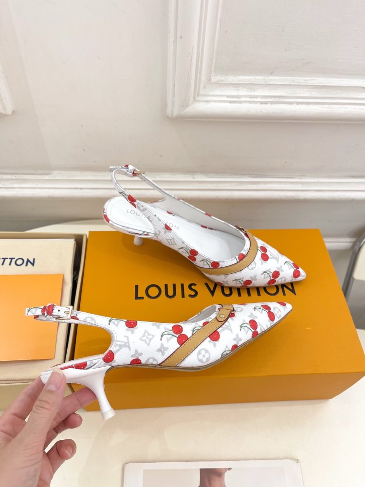 Босоножки фото 4