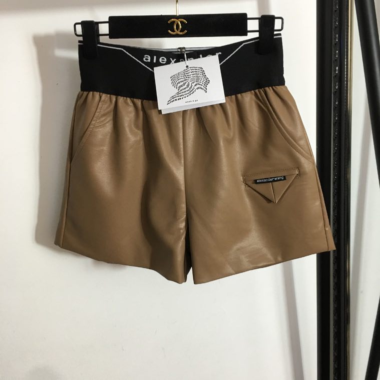 Shorts leather