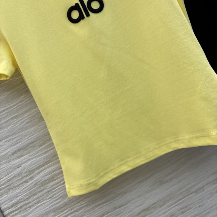 Футболка жіноча фото 6