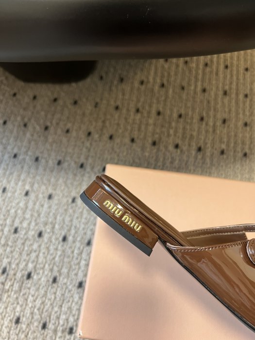 Босоножки фото 6