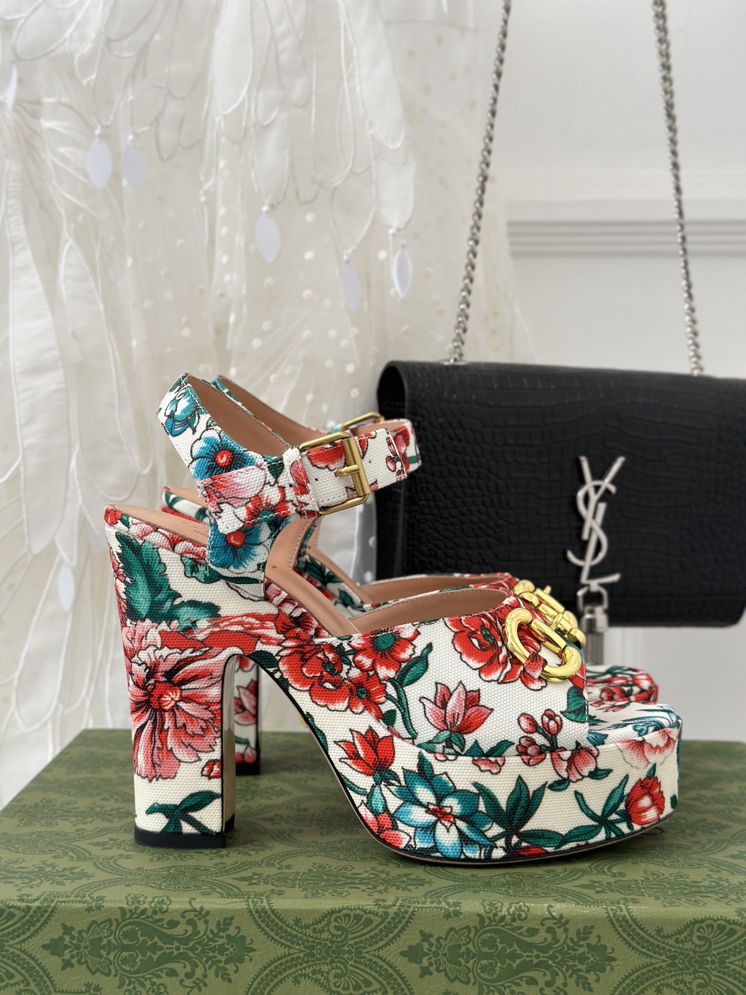 Sandals from flower print on high heel