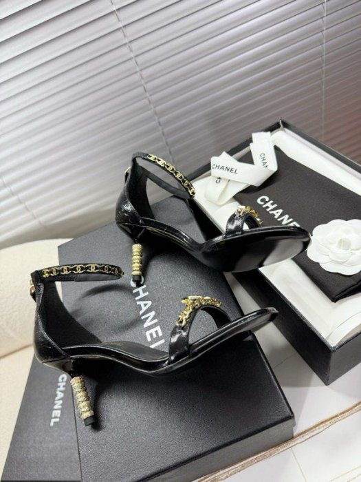 Босоножки фото 6