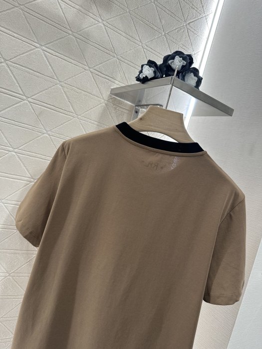 T-shirt women's фото 4