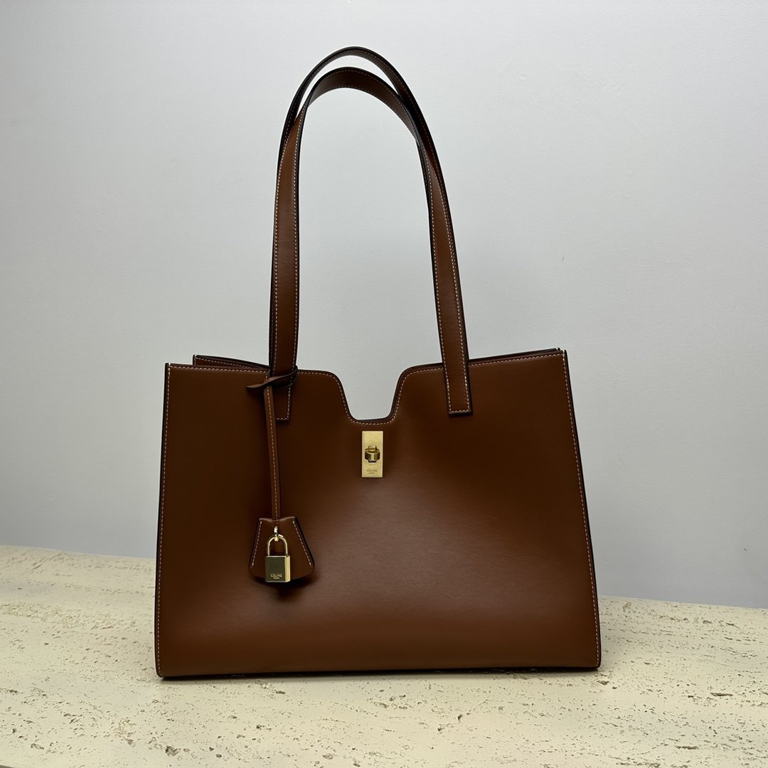 A bag women's CABAS 37 cm