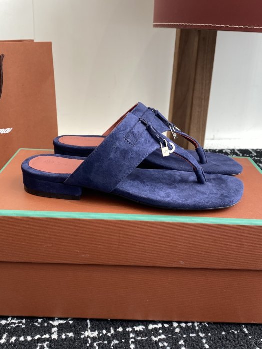 Шлепанцы фото 2