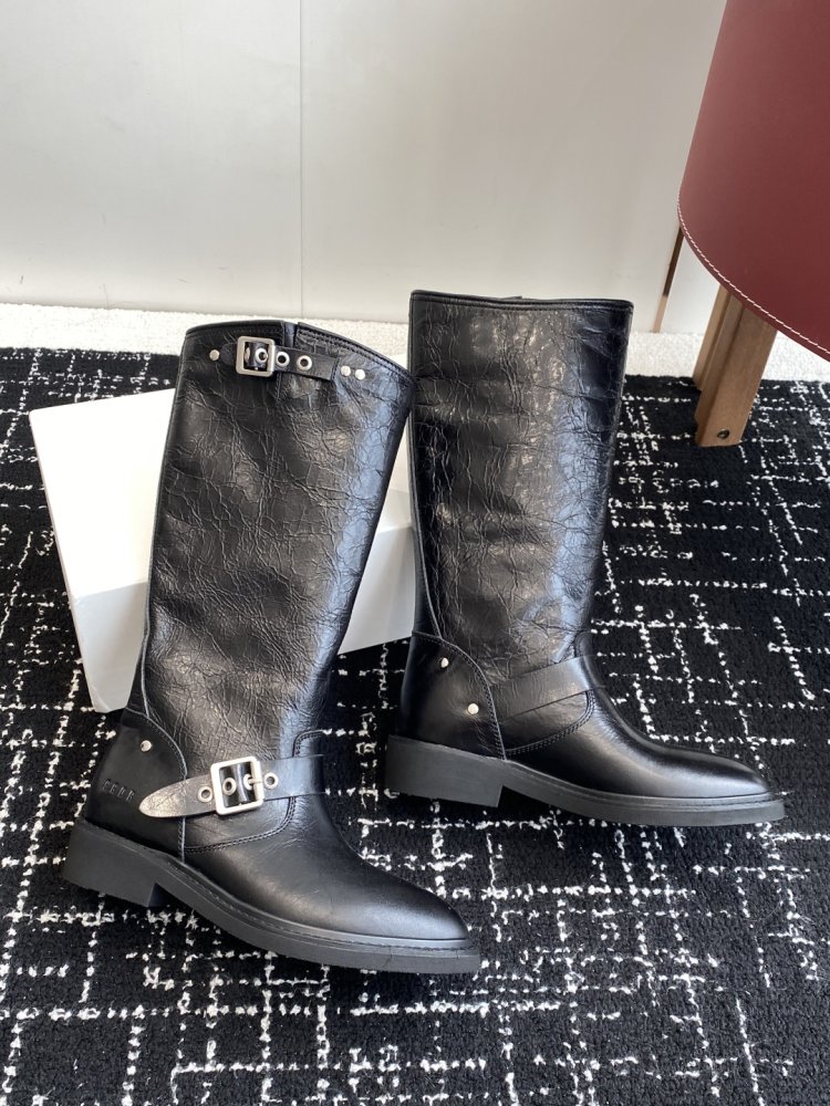 Сапоги женские фото 3