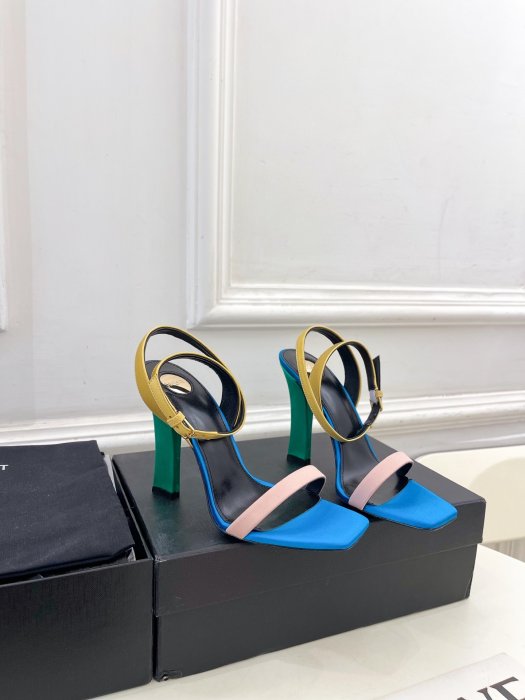 Босоножки фото 2