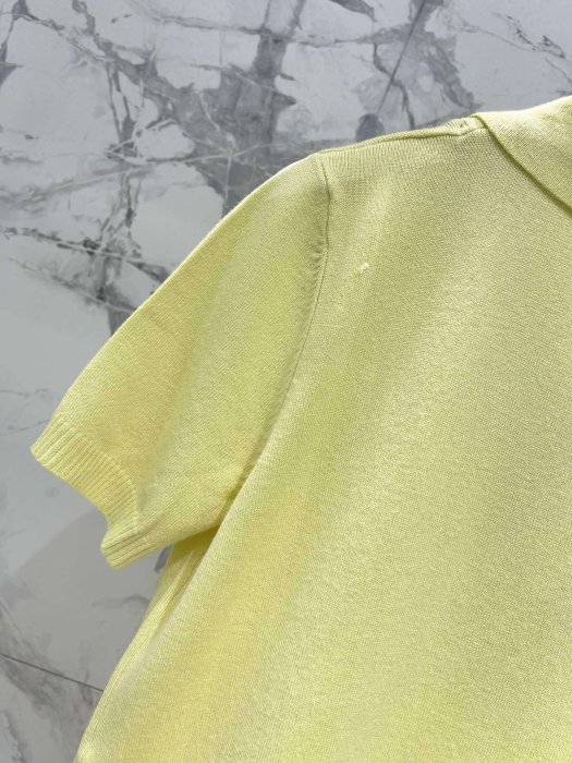 T-shirt women's фото 6