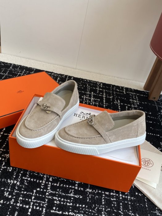 Лоферы кожаные женские фото 3