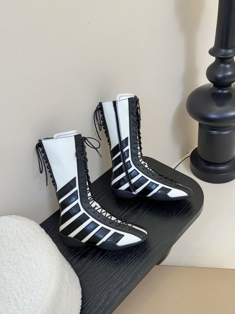 Чоботи жіночі на шнурівці фото 4