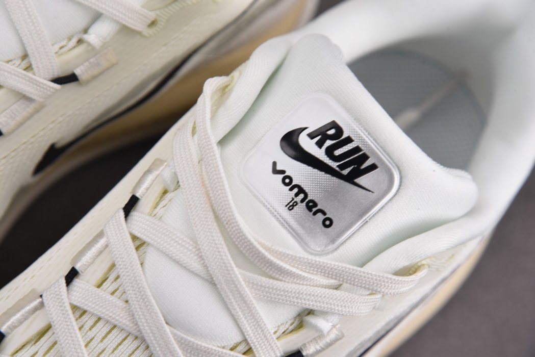 Кроссовки Vomero 18 Coconut Milk фото 9