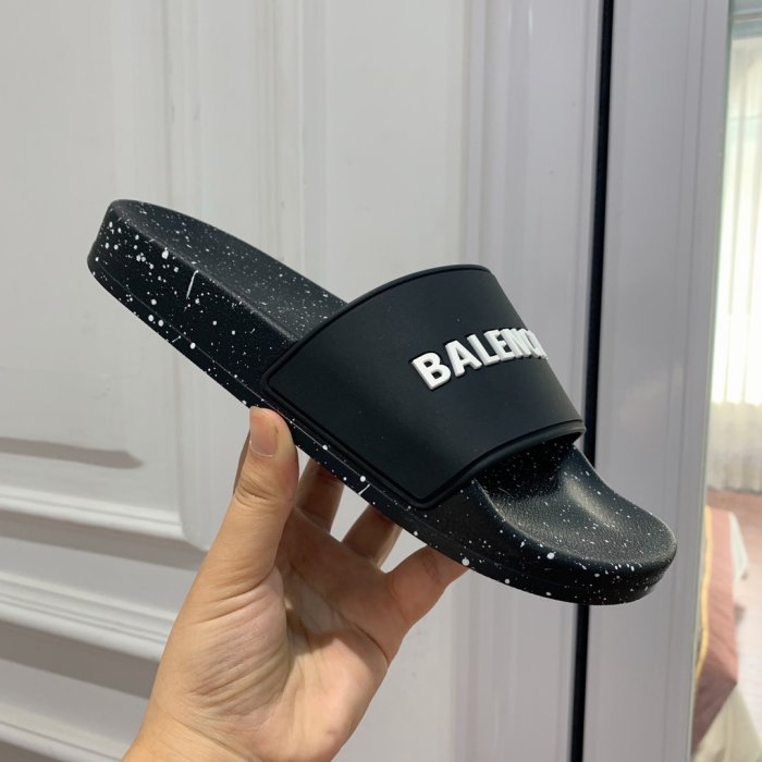 Шлепанцы фото 3