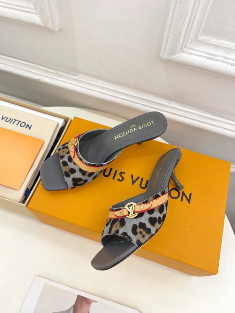 Босоножки фото 5