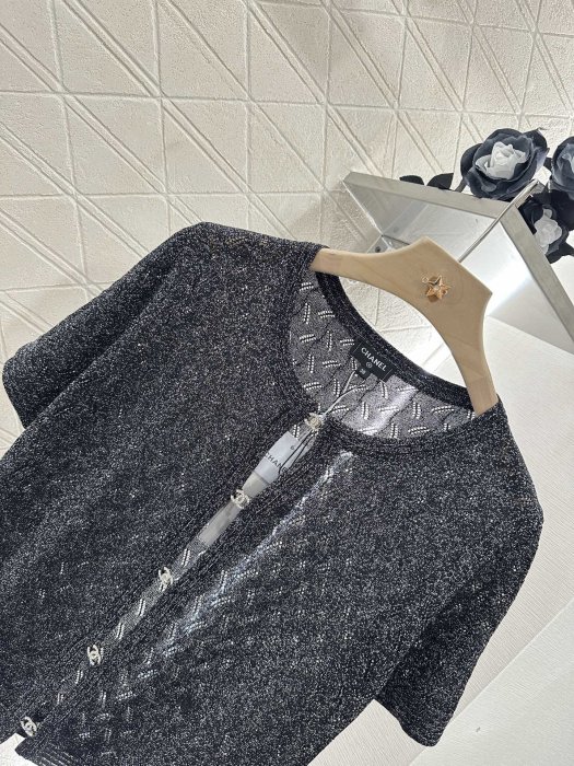 T-shirt women's фото 7