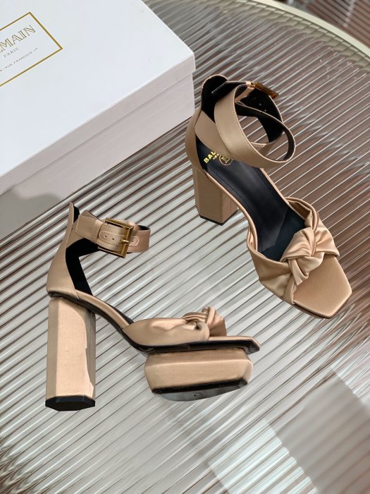 Sandals фото 6