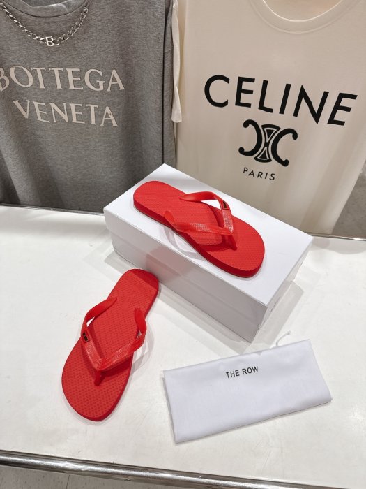 Шлепанцы женские фото 5