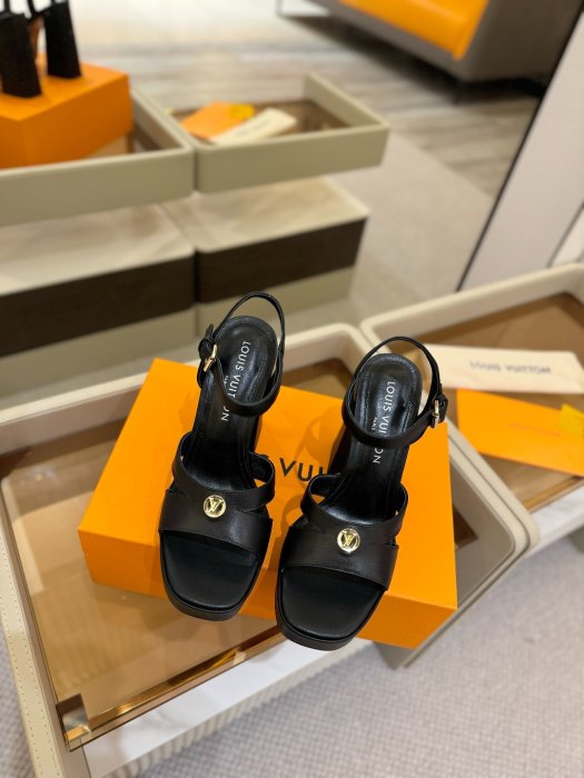 Босоножки фото 4