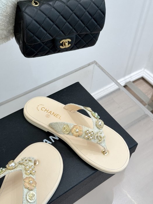 Шлепанцы фото 5