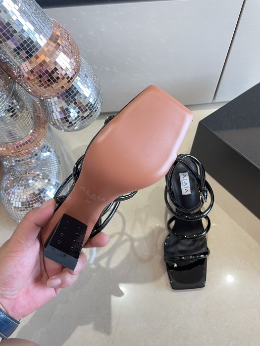 Босоножки фото 3