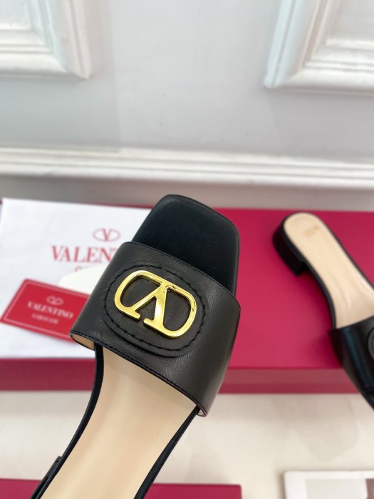 Босоножки фото 6