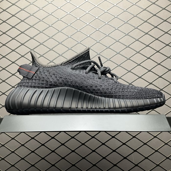 Кроссовки Yeezy Boost 350V2 фото 3