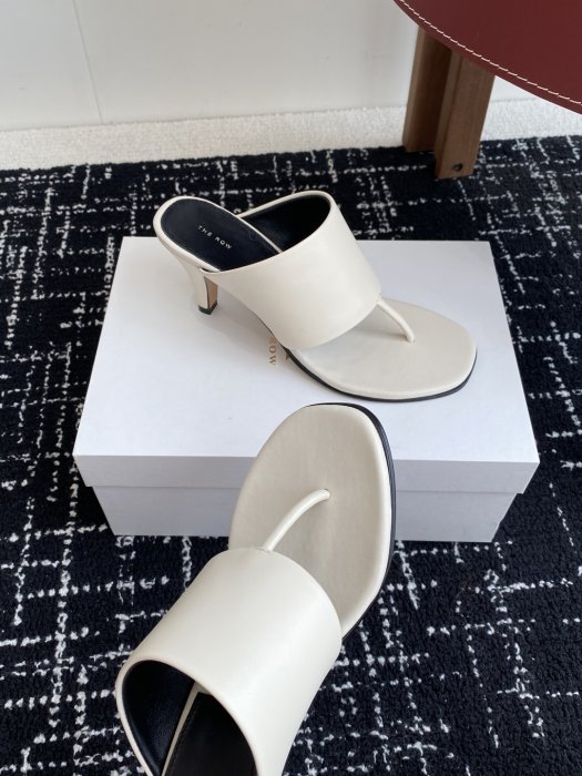 Босоніжки фото 6