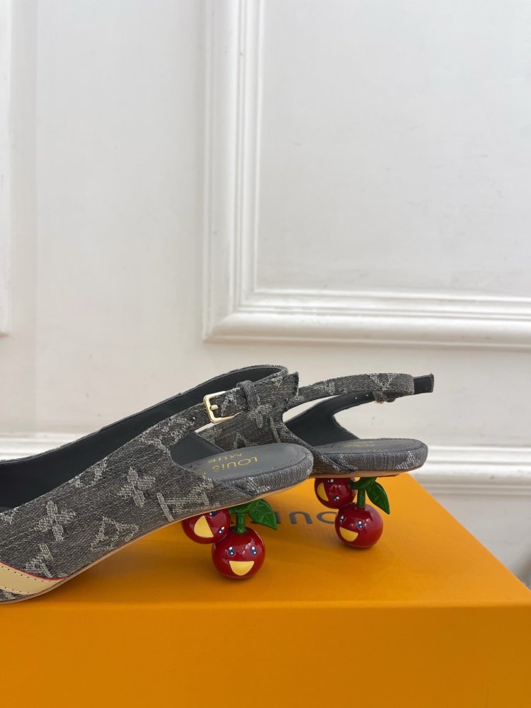 Босоножки фото 7