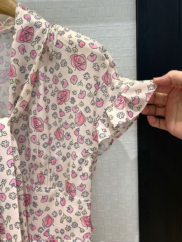 Платье с рукавами фонариками и принтом роз фото 2