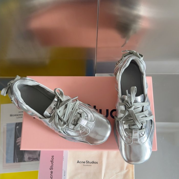 Кросівки фото 2