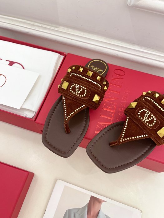 Шльопанці жіночі фото 6