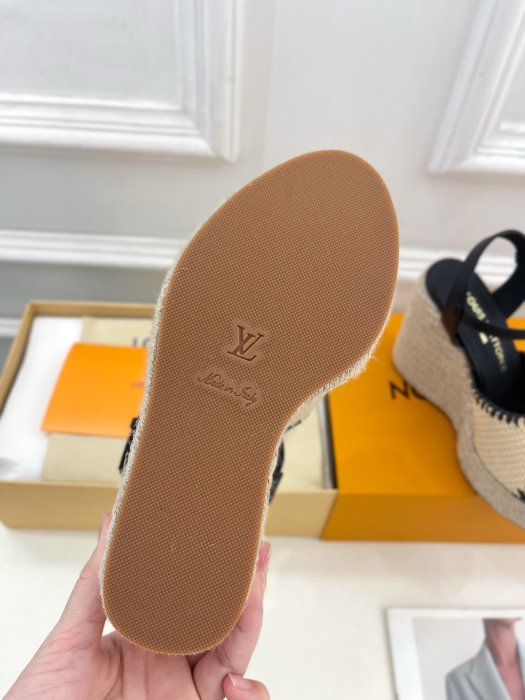 Босоножки фото 9