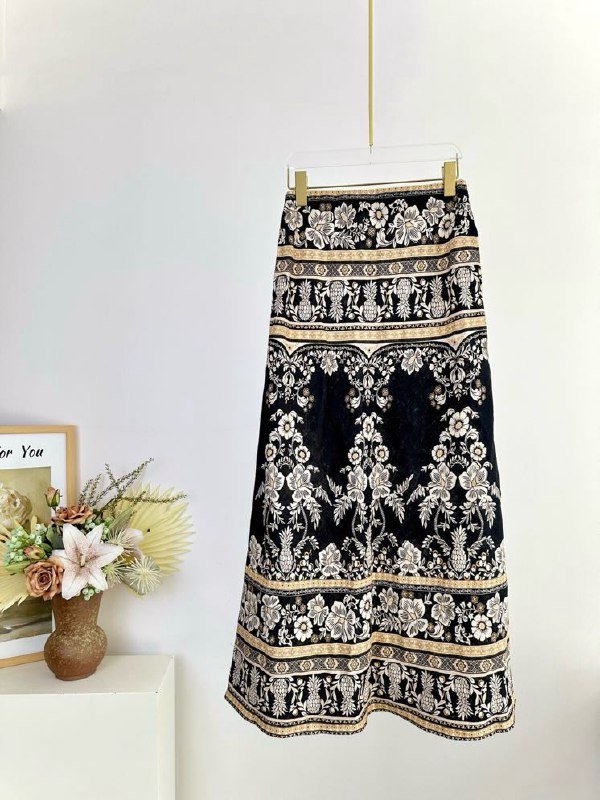 Long linen skirt of series ILLUMINATE фото 4